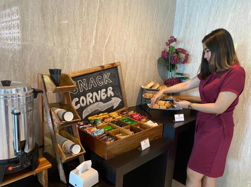 뉴스 호텔 수라바야 Waru 외부 사진