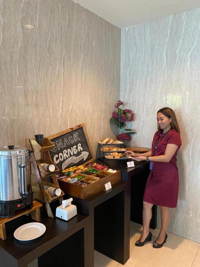 뉴스 호텔 수라바야 Waru 외부 사진